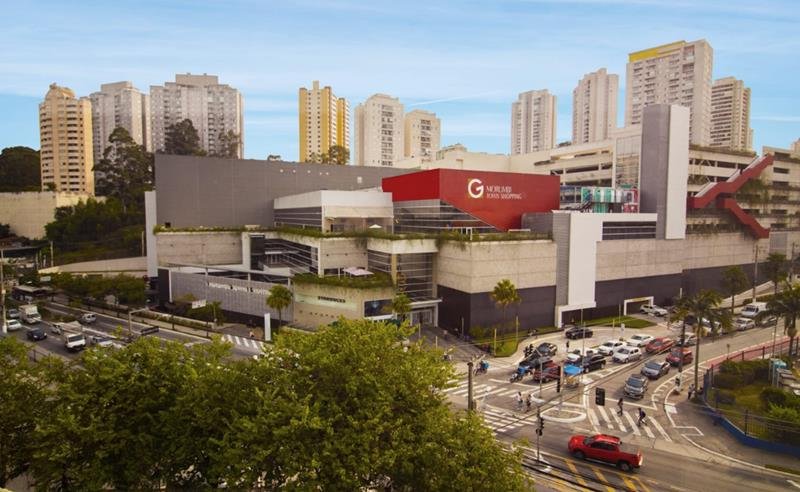 Max Fama e Pop School realizam grande desfile inclusivo no Shopping Morumbi Town