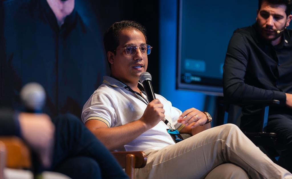 Empresário Paulista é reconhecido em evento nacional por ajudar pessoas e empresas e recebe placa de reconhecimento e faturamento em Alphaville (SP)